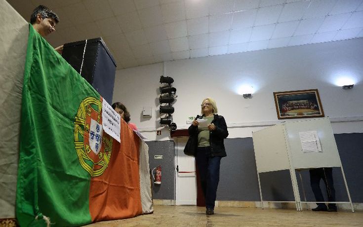 Νίκη της κεντροδεξιάς στην Πορτογαλία δείχνουν τα exit poll