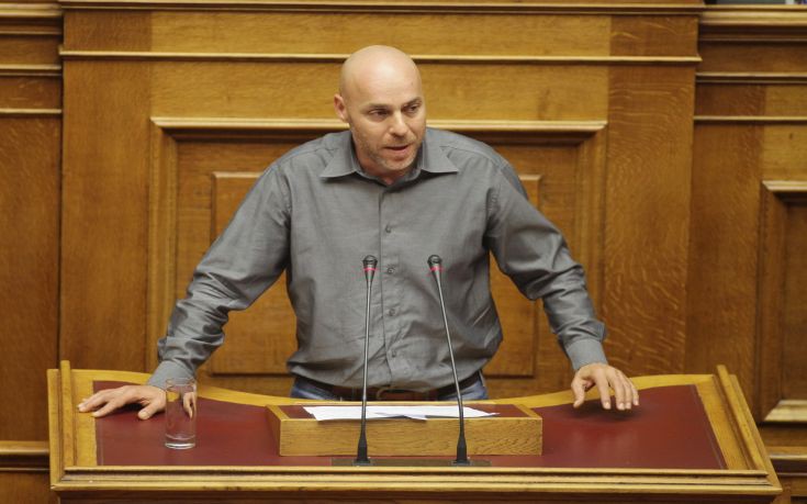 Αμυράς: Δεσμεύσατε με την υπογραφή σας την χώρα με ένα μνημόνιο διαρκείας