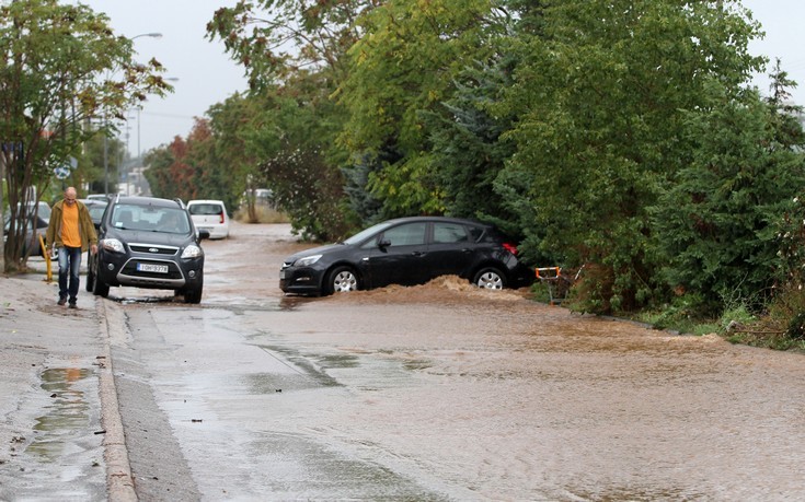 Νεκρή η 43χρονη που παρασύρθηκε από τον χείμαρρο στο Καματερό