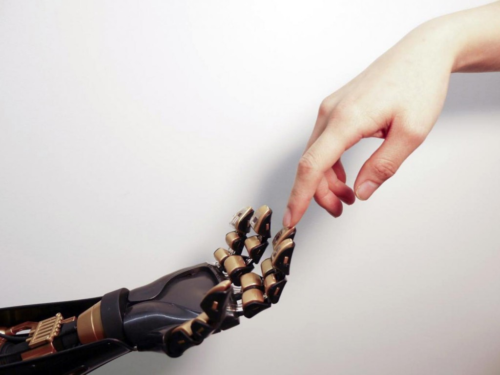 Κοινωνική ασφάλιση στα «εργαζόμενα ρομπότ» εισηγείται η Ευρωπαϊκή Επιτροπή