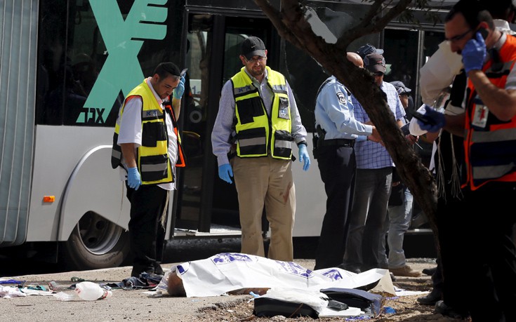 Νεκροί και τραυματίες σε ένοπλη επίθεση στο Τελ Αβίβ