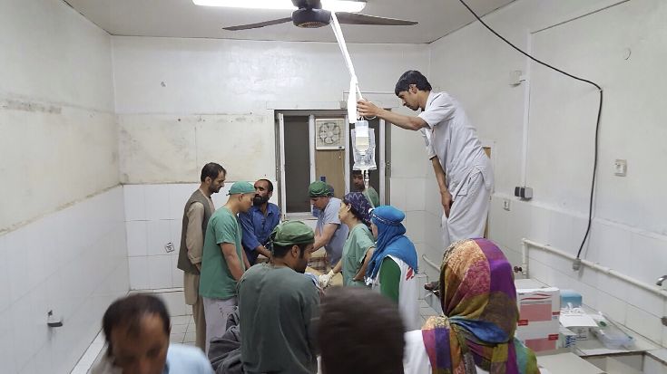 Οργισμένοι οι Γιατροί Χωρίς Σύνορα για τον βομβαρδισμό στην Κουντούζ