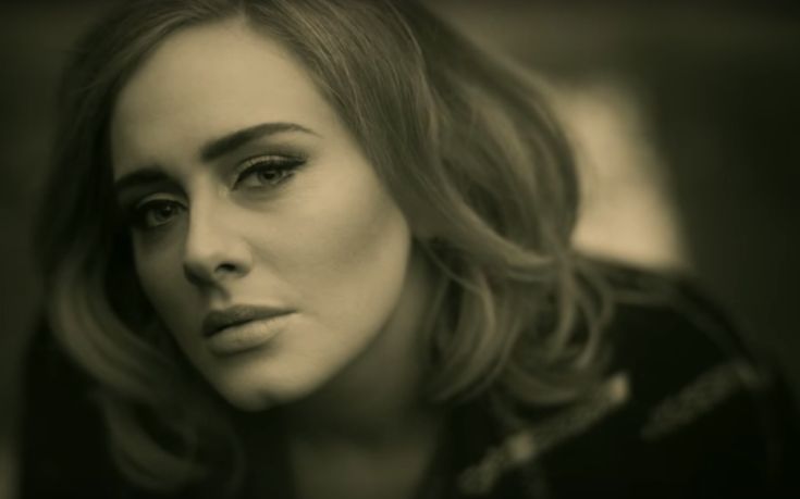 Γιατί η Adele περνάει απαρατήρητη στο δρόμο