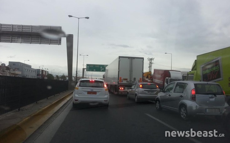 Ουρές ταλαιπωρίας στην εθνική οδό