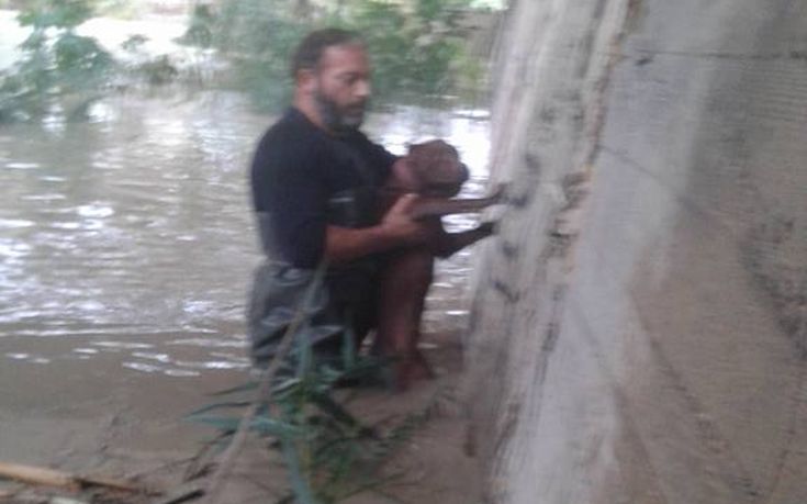 Έδεσαν σκύλο στη κοίτη ποταμού για να πνιγεί από τα «φουσκωμένα» νερά