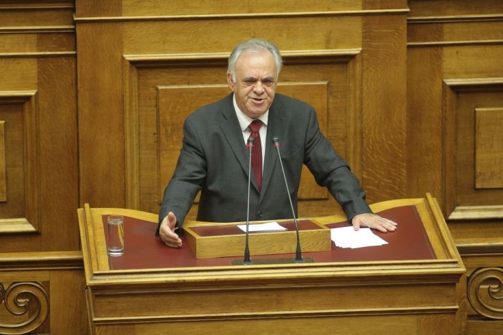 Δραγασάκης: Αν δεν βγούμε από τον φαύλο κύκλο της κρίσης θα βουλιάζουμε διαρκώς