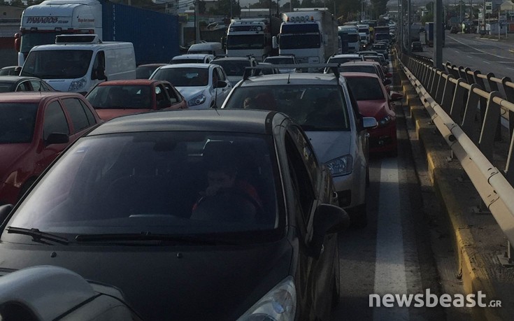 Απίστευτη ταλαιπωρία στην Εθνική Οδό Αθηνών-Κορίνθου