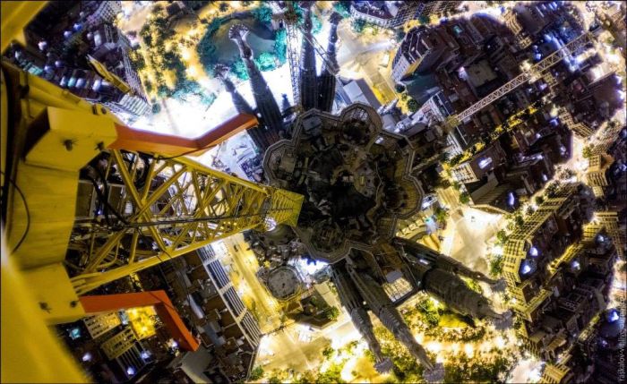 exploring_sagrada_familia_01 exploring_sagrada_familia_01