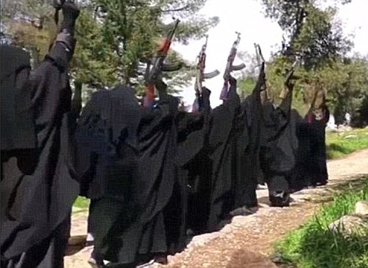 Σε γυναικεία χέρια αφήνει τις επιθέσεις αυτοκτονίας το ISIS