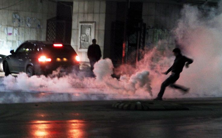 Μεγαλώνει η πολιτική κρίση στο Κόσοβο