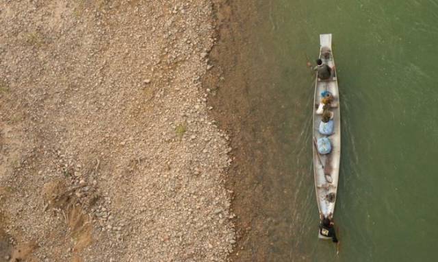 laos_locals_turn_leftover_war_debris_into_functional_everyday_items_640_12