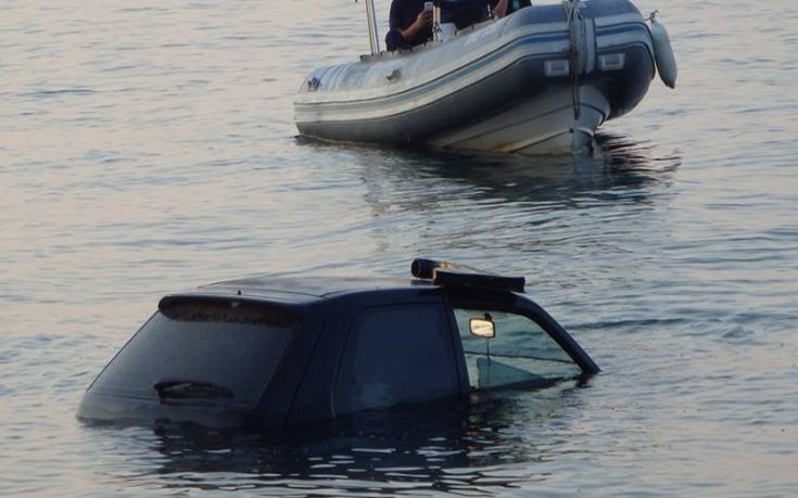 Θανατηφόρα βουτιά Ι.Χ. στη θάλασσα