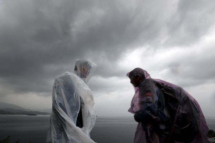 Αποκλεισμένοι στη Μυτιλήνη πάνω από 15.000 πρόσφυγες