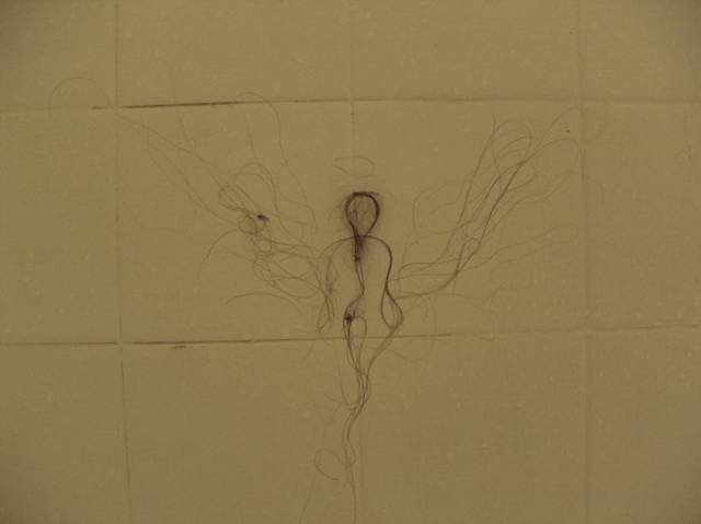 living_with_a_girl_is_not_all_sunshine_and_roses_640_01