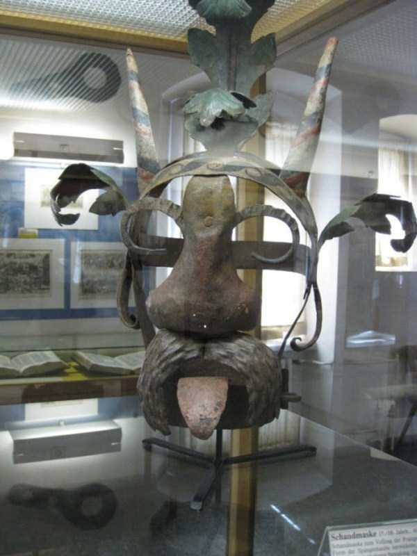 mask-of-shame-Schandmaske-12 mask-of-shame-Schandmaske-12