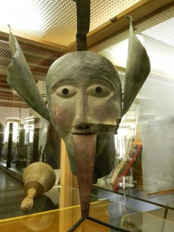 mask-of-shame-Schandmaske-19 mask-of-shame-Schandmaske-19