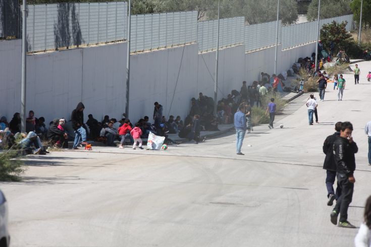 Στο Γαλάτσι μεταφέρθηκαν πάνω από 1.300 πρόσφυγες