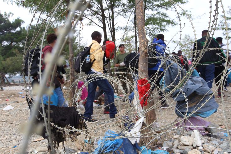 Τουλάχιστον 3.000 πρόσφυγες πέρασαν στα Σκόπια τις τελευταίες ώρες