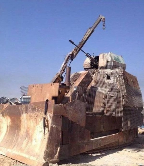 Τα περίεργα πολεμικά οχήματα στα συριακά πεδία μαχών
