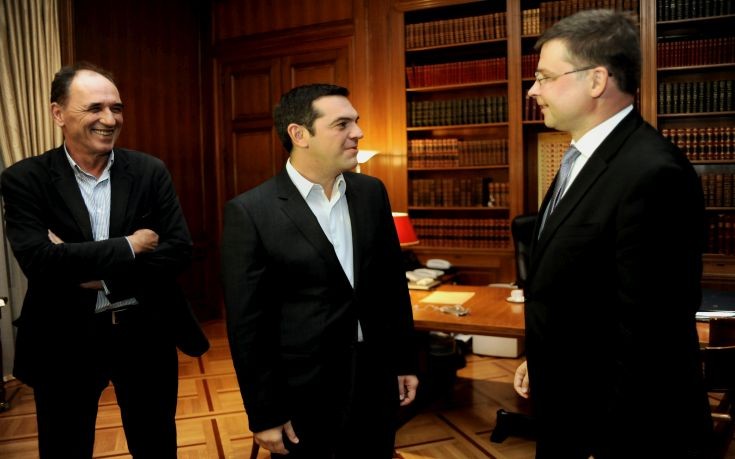 Ντομπρόφσκις: Η Ελλάδα να τηρήσει πιστά το πρόγραμμα