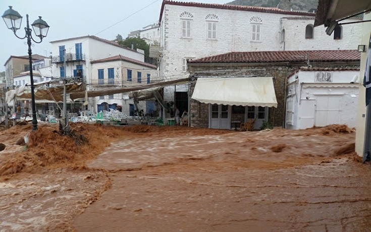 Λασποχείμαρροι σάρωσαν την Ύδρα