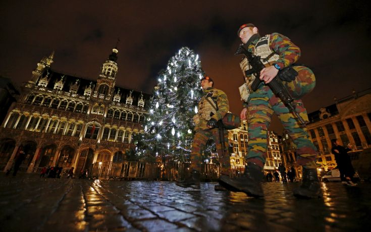 «Νεκρή» πόλη οι Βρυξέλλες υπό τον φόβο τρομοκρατικών επιθέσεων