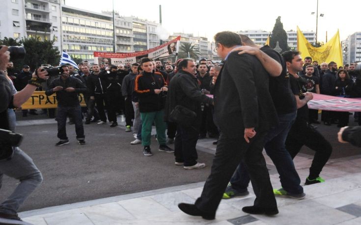 Ελεύθερος ο 24χρονος που εμπλέκεται στην επίθεση κατά του Κουμουτσάκου