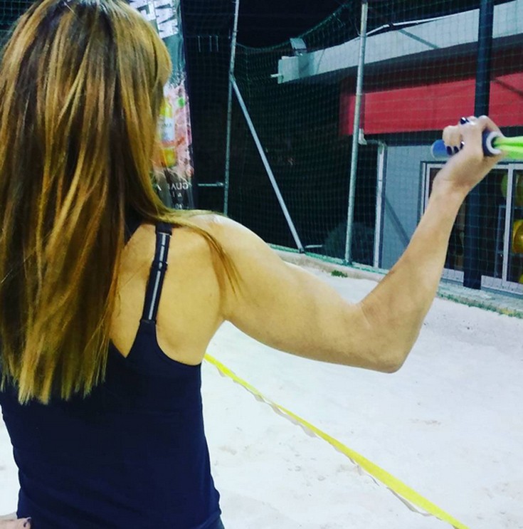 Βίκυ Χατζηβασιλείου Βίκυ Χατζηβασιλείου