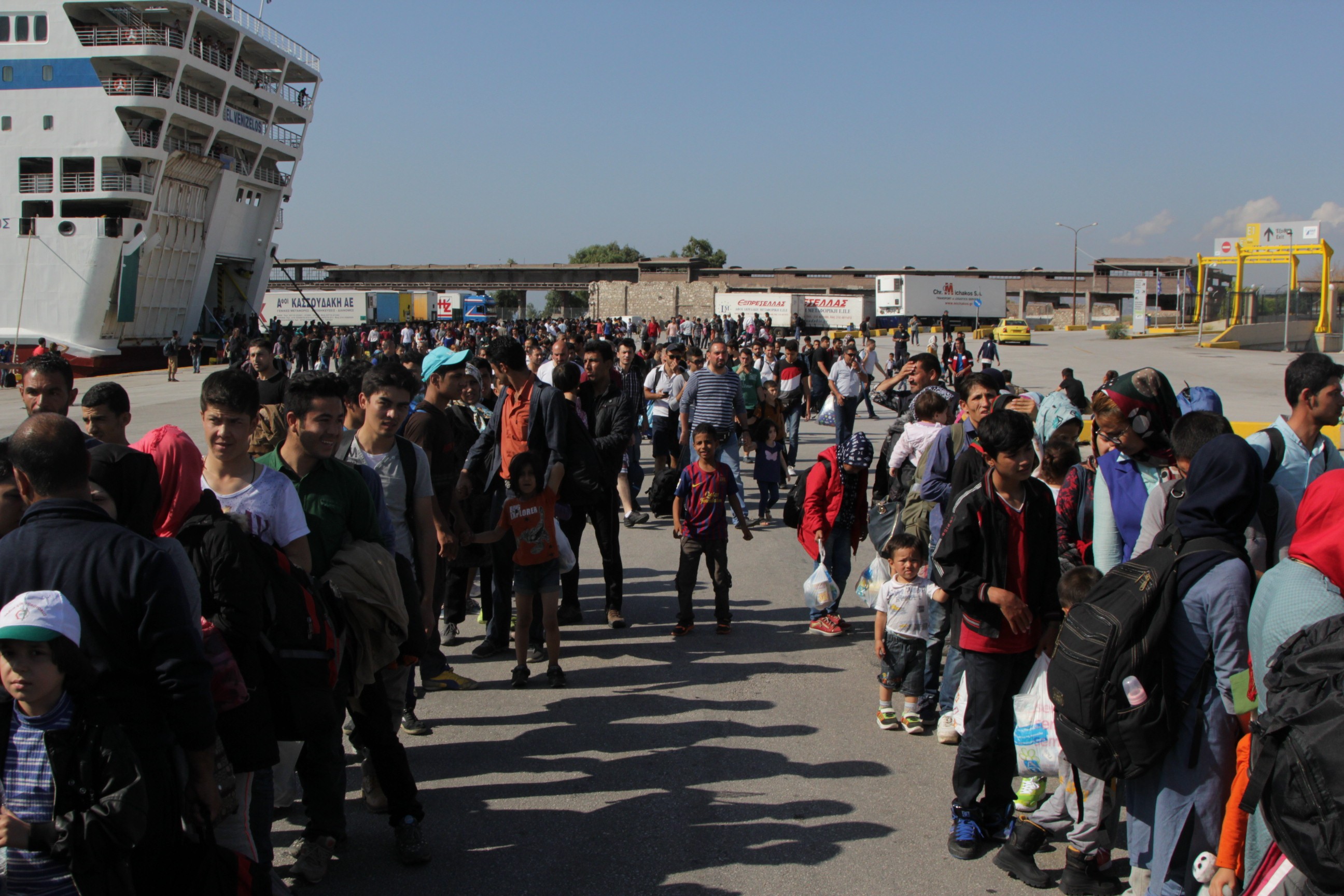 Στον Πειραιά 395 μετανάστες και πρόσφυγες