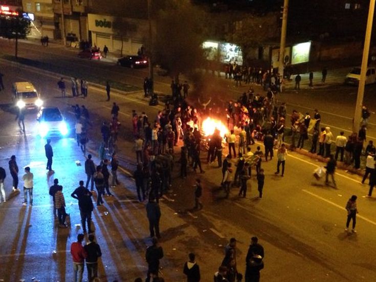 Επεισόδια με Κούρδους μετά τα πρώτα αποτελέσματα των εκλογών στην Τουρκία