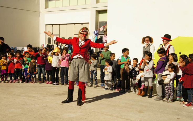 Στο Γαλάτσι για τα προσφυγόπουλα οι «Κλόουν Χωρίς Σύνορα»