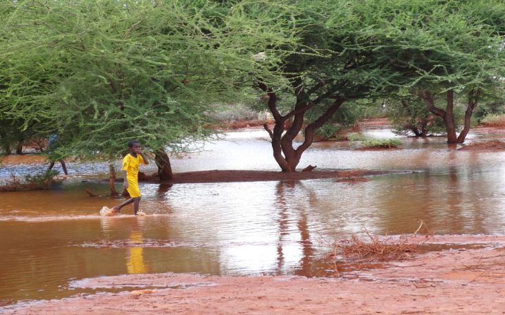 Στις 42.000 οι εκτοπισμένοι από τις πλημμύρες στη Σομαλία