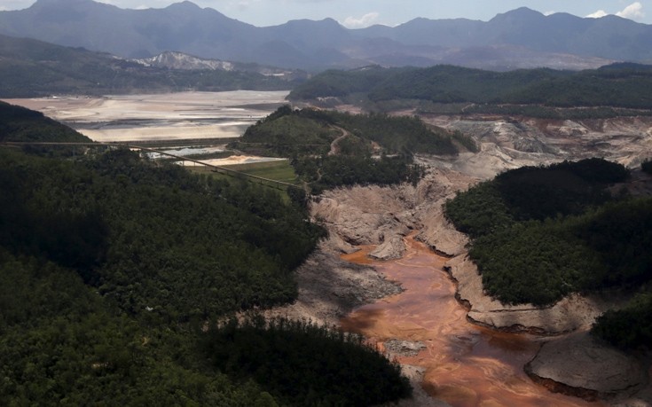 Ο «Γλυκός Ποταμός» της Βραζιλίας που έγινε τοξικός