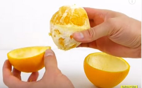 Τρικ για να καθαρίζεις το πορτοκάλι