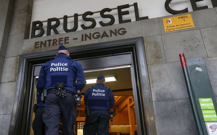 Υπό αστυνομική πολιορκία ανοίγουν τα σχολεία στις Βρυξέλλες