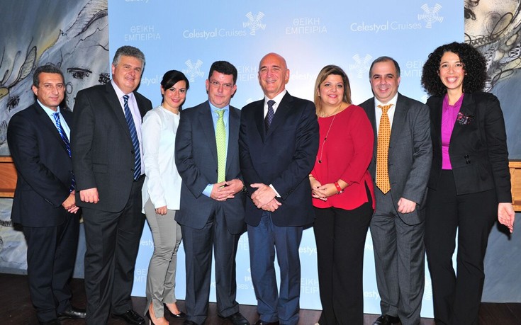 Από αριστερά από τη Celestyal Cruises ο κος Κρις Θεοφιλίδης, Αντιπρόεδρος Στρατηγικής Ανάπτυξης, ο καπ. Γιώργος Κουμπενάς, Αντιπρόεδρος Επιχειρήσεων, η κα Δήμητρα Βλάχου, Experiential Marketing Manager, ο κος Πυθαγόρας Νάγος, Αντιπρόεδρος Πωλήσεων, ο κος Κυριάκος Αναστασιάδης, Διευθύνων Σύμβουλος, η κα Φρόσω Ζαρουλέα, Διευθύντρια Δημοσίων Σχέσεων, ο κος Μάριος Πολυδώρου, Διευθυντής Εκδρομών και Λιμενικών Υποδομών και η κα Σαλώμη Πνευματικού, Διευθύντρια Marketing.