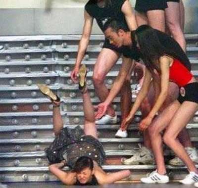 embarrassing-moments19