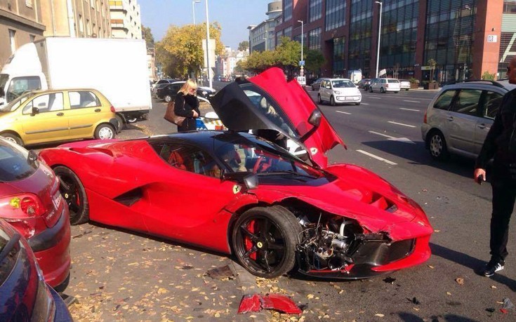 Πώς μια Ferrari γίνεται «παλιοσίδερα» σε 10 δευτερόλεπτα