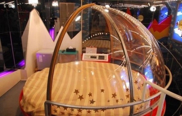 in-japan-you-can-rent-these-fetish-rooms-for-100-bucks-an-hour-30-photos-10