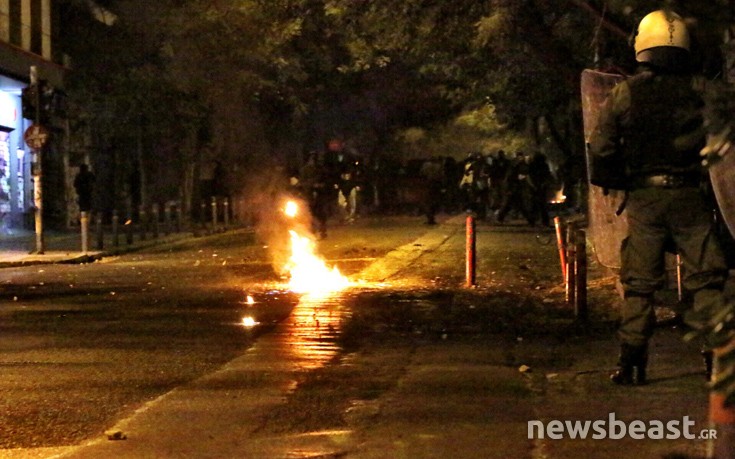 Σφοδρές συγκρούσεις στα Εξάρχεια