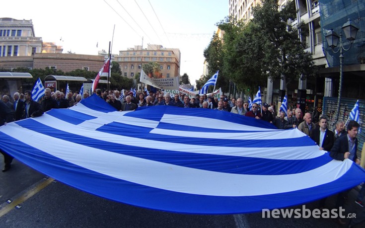 Ξεκίνησε η πορεία των ένστολων