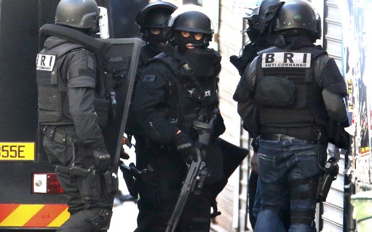 Σε κέντρο μεταναστών της Γερμανίας ο δράστης της επίθεσης σε αστυνομικό τμήμα του Παρισιού