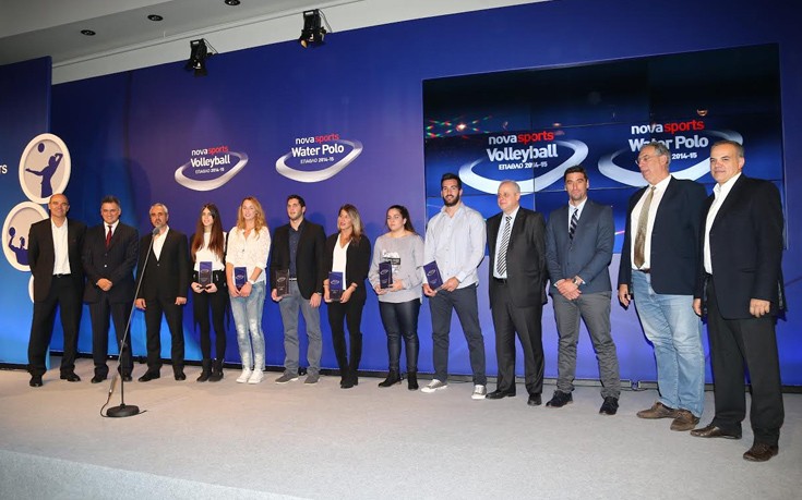 Από αριστερά προς τα δεξιά: Ο Ειδικός Συνεργάτης Novasports Events κ. Μιχάλης Τριανταφυλλίδης, ο Διευθύνων Σύμβουλος της Forthnet, κ. Πάνος Παπαδόπουλος, ο τεχνικός της Εθνικής βόλεϊ Γυναικών Γιάννης Καλμαζίδης, οι νικητές του Επάθλου Novasports, η Ιωάννα Πολυνοπούλου, η Γκαμπριέλα Τσβετάνοβα, ο Γιάννης Φουντούλης, η Αλεξάνδρα Ασημάκη, η Κυριακή Στρατηδάκη και ο Άγγελος Φώσκολος, ο Διευθυντής Εταιρικής Επικοινωνίας της Forthnet, κ. Γρηγόρης Κατσογιάννης, ο παλαίμαχος πολίστας Νίκος Δεληγιάννης, ο παλαίμαχος πολίστας Αντώνης Αρώνης και ο ομοσπονδιακός τεχνικός της Εθνικής Ανδρών στο βόλεϊ, Σωτήρης Δρίκος. Από αριστερά προς τα δεξιά: Ο Ειδικός Συνεργάτης Novasports Events κ. Μιχάλης Τριανταφυλλίδης, ο Διευθύνων Σύμβουλος της Forthnet, κ. Πάνος Παπαδόπουλος, ο τεχνικός της Εθνικής βόλεϊ Γυναικών Γιάννης Καλμαζίδης, οι νικητές του Επάθλου Novasports, η Ιωάννα Πολυνοπούλου, η Γκαμπριέλα Τσβετάνοβα, ο Γιάννης Φουντούλης, η Αλεξάνδρα Ασημάκη, η Κυριακή Στρατηδάκη και ο Άγγελος Φώσκολος, ο Διευθυντής Εταιρικής Επικοινωνίας της Forthnet, κ. Γρηγόρης Κατσογιάννης, ο παλαίμαχος πολίστας Νίκος Δεληγιάννης, ο παλαίμαχος πολίστας Αντώνης Αρώνης και ο ομοσπονδιακός τεχνικός της Εθνικής Ανδρών στο βόλεϊ, Σωτήρης Δρίκος.