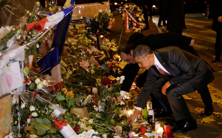 Ο Ομπάμα άφησε λουλούδια στη μνήμη των θυμάτων στο Μπατακλάν