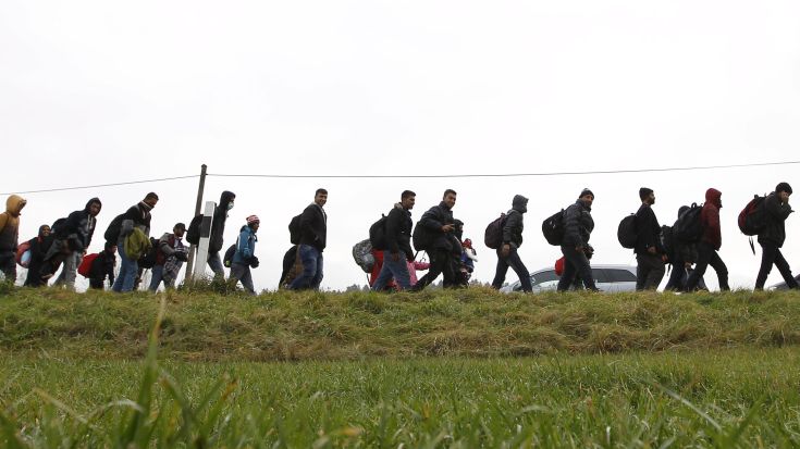 Ποτάμια προσφύγων συνεχίζουν να διασχίζουν την Ευρώπη