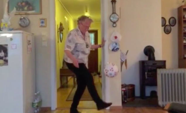 Μία 90χρονη που παίζει μεγάλη μπάλα!