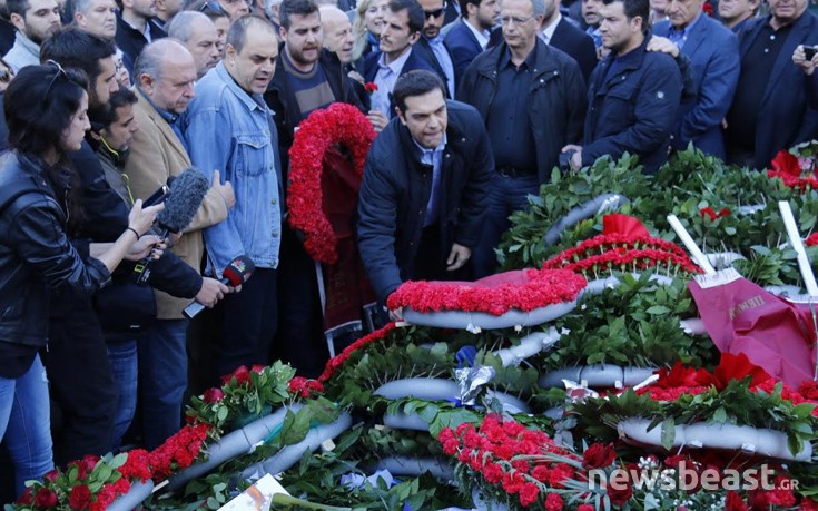 Σε τεταμένο κλίμα η κατάθεση στεφάνου από τον πρωθυπουργό