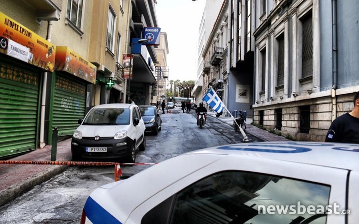 Στην οδό Ξενοφώντος την επομένη της ισχυρής έκρηξης