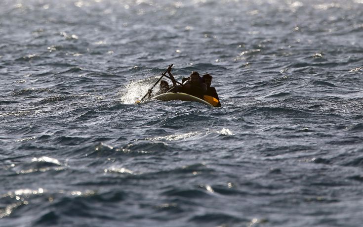 Τουλάχιστον 700 άνθρωποι επέβαιναν στο σκάφος ανοιχτά της Κρήτης