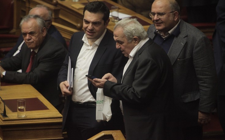Για σύγκρουση και επεισοδιακό χειμώνα ετοιμάζεται ο Αλέξης Τσίπρας